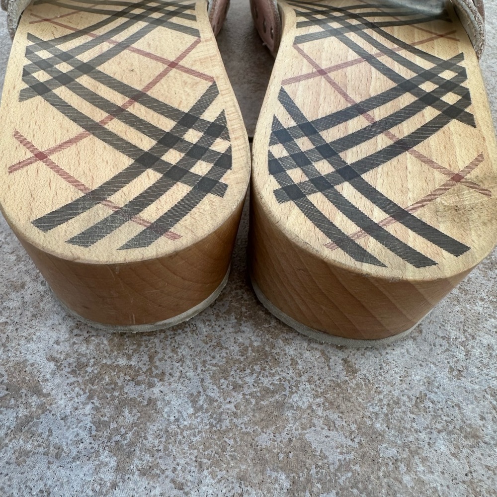 Burberry Classic Plaid Pink Clog Sandals - Picture 4 of 13